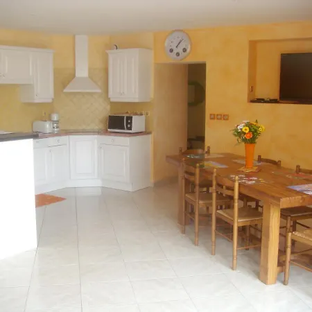 Maison Charmante En Campagne A Mouterre-silly, Jardin, Terrasse.