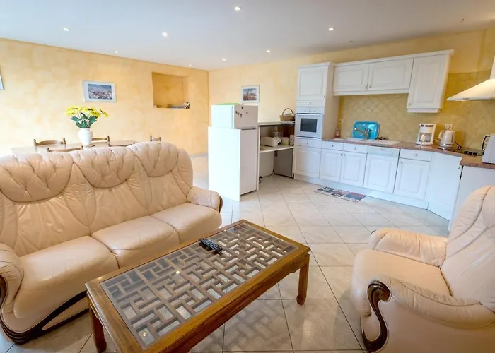 Maison Charmante En Campagne A Mouterre-silly, Jardin, Terrasse. Mouterre-Silly