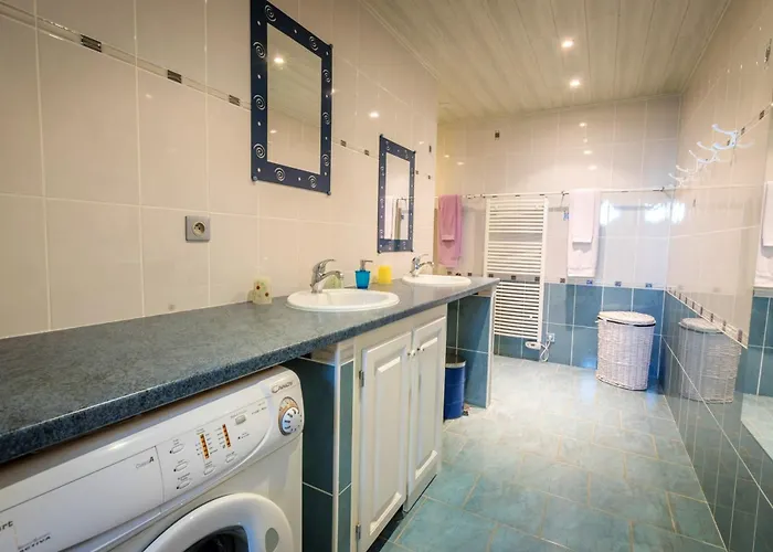 Maison Charmante En Campagne A Mouterre-silly, Jardin, Terrasse. Mouterre-Silly